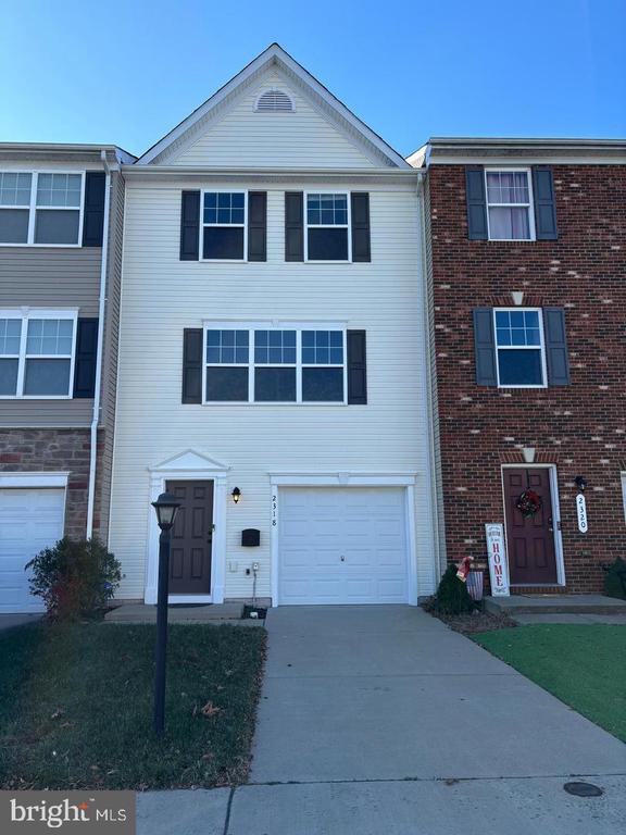 Building Photo - 2318 Drake Ln