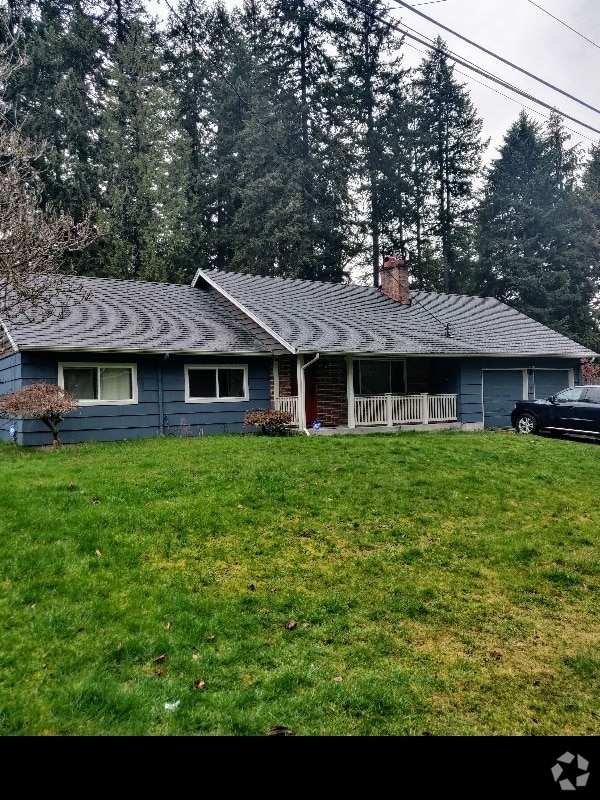 Building Photo - 11002 Lundstrom Dr SW