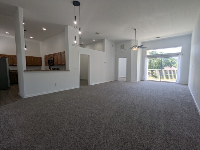 Foto del edificio - 132 Devon Cir