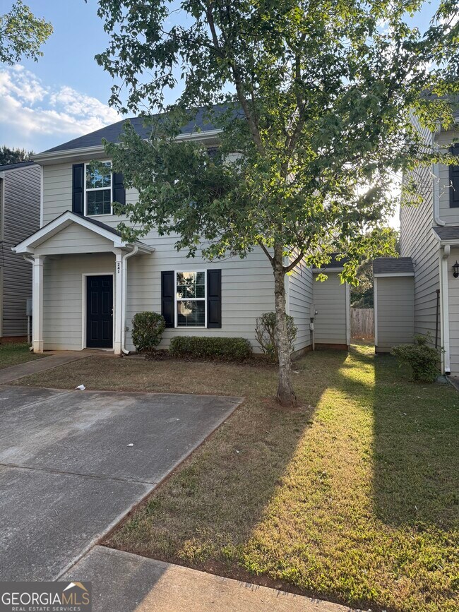 Building Photo - 241 Coral Cir