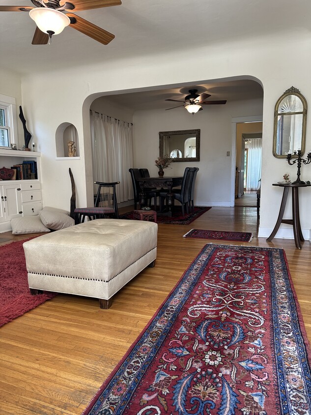 Primary Photo - 4933 Aldama St
