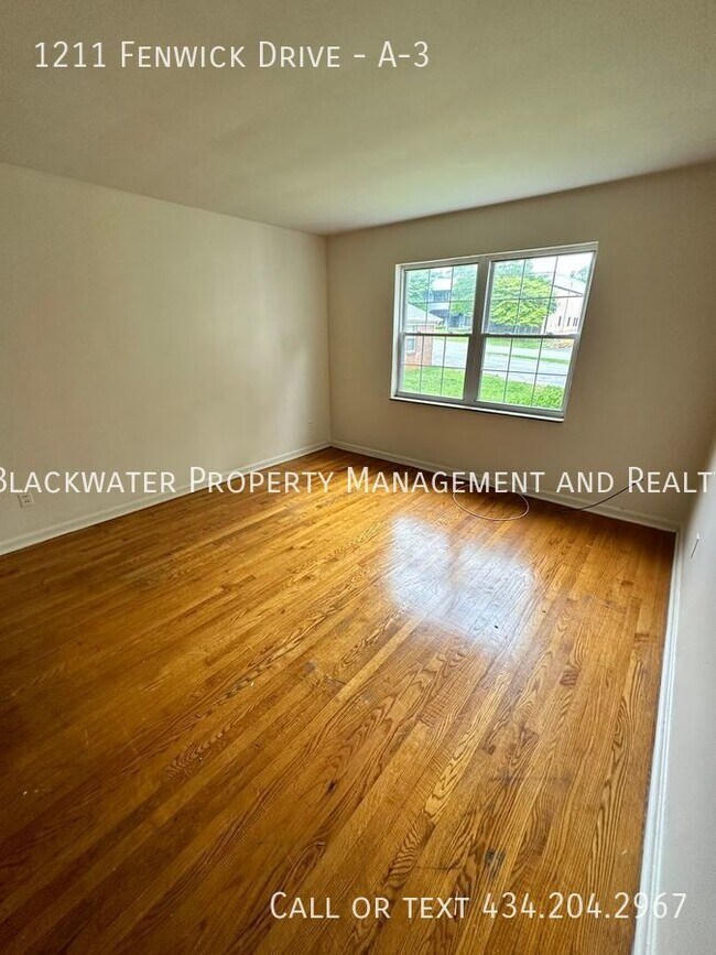 Foto del edificio - MOVE IN SPECIAL! 1/2 OFF YOUR FIRST FULL M...