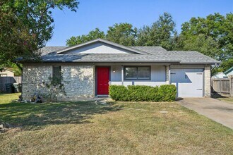 Building Photo - 2214 Winchester Dr