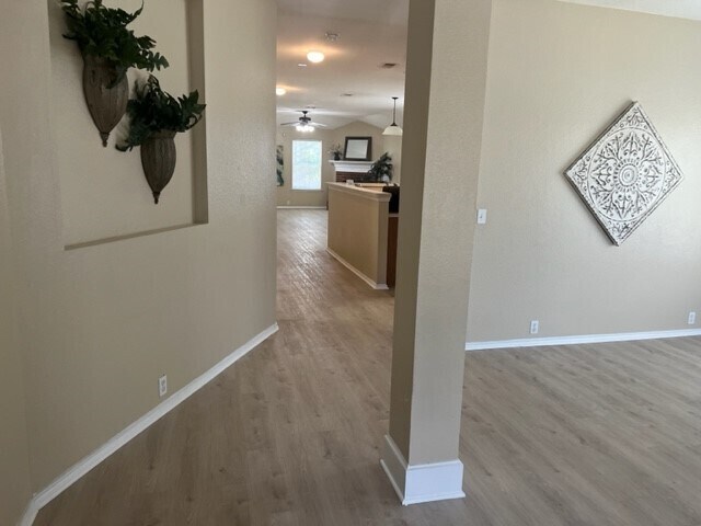 Foto del edificio - TOTALLY UPDATED & Spacious 4/2/2 in Fort Worth