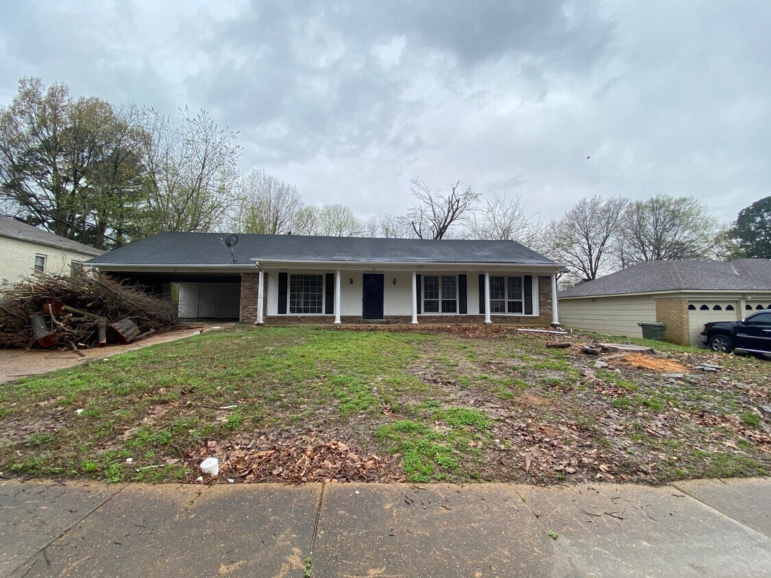 Primary Photo - 3495 Fox Hunt Dr