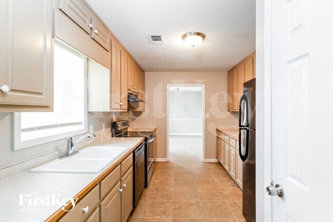 Foto del edificio - 99 Bishop Woods Ct