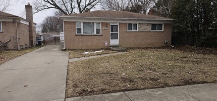 Building Photo - 12110 Belmont Ave