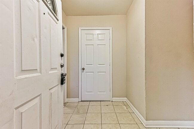 Foto del edificio - 6425 N Ridgecrest Dr