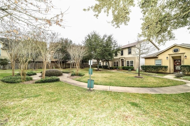 Foto del edificio - 3514 Clearview Cir