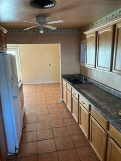 Primary Photo - 858 Park Ave