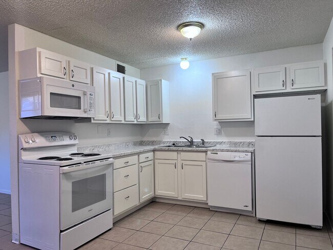 Foto del edificio - 127 W 45th St