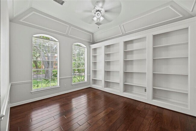 Foto del edificio - 1822 Lakebend Dr