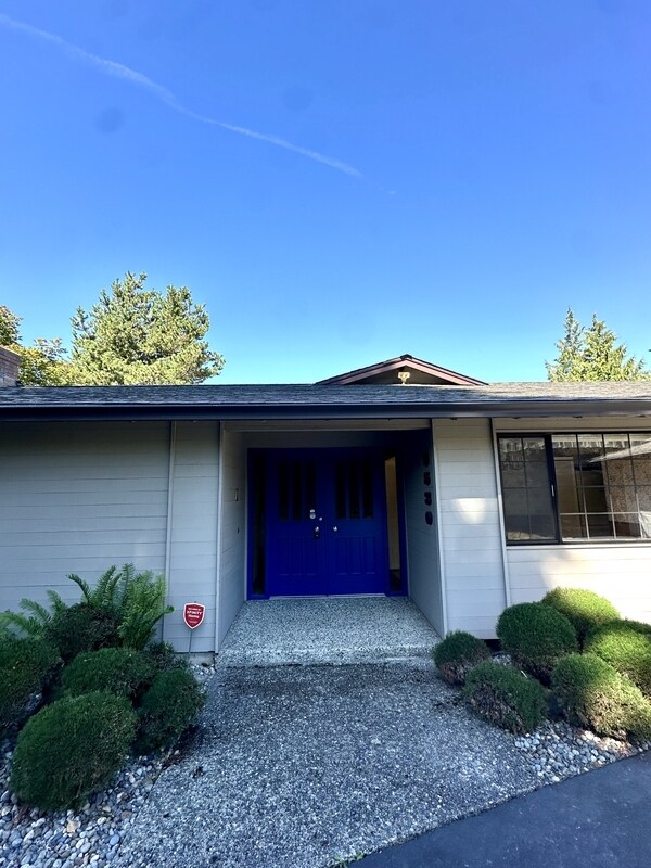 Foto principal - 9530 NE 30th St