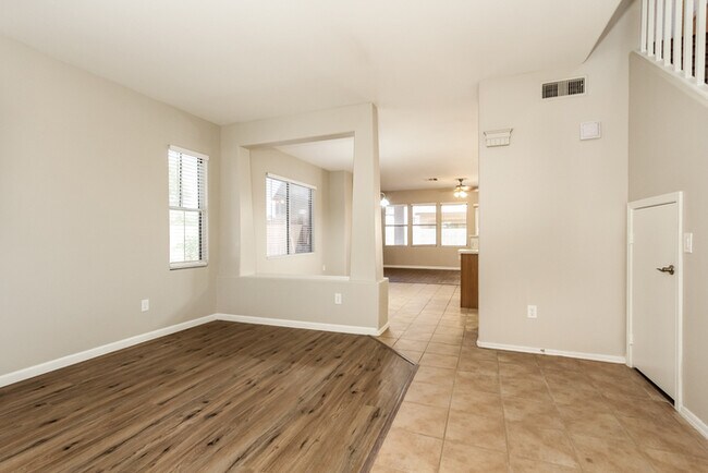 Building Photo - 4038 W Carter Rd
