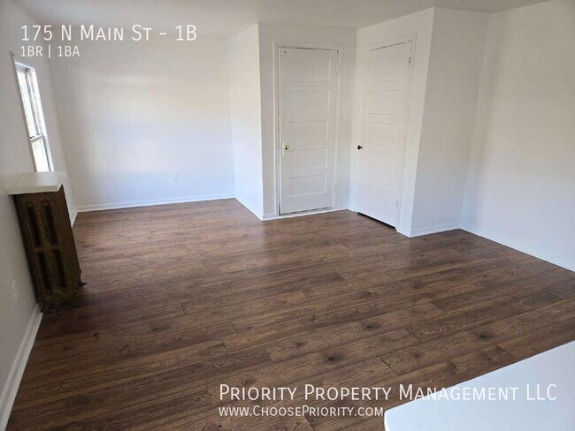 Foto del edificio - 175 N Main St