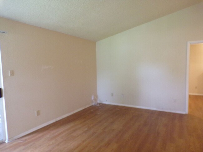 Building Photo - Hemi Properties LLC2 (12303 Patron Dr)