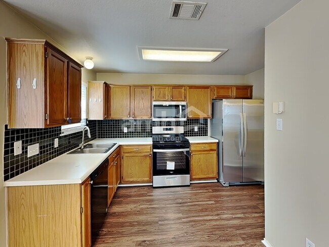 Building Photo - 1021 Pathfinder Way