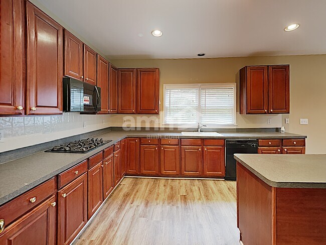Foto del edificio - 100 Blankets Creek Way
