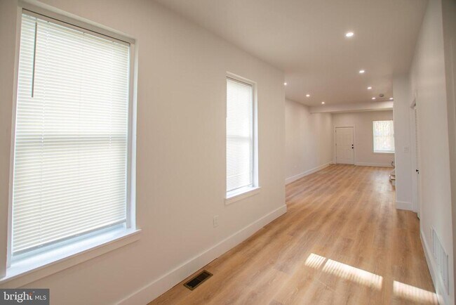 Foto del edificio - 1644 Point Breeze Ave