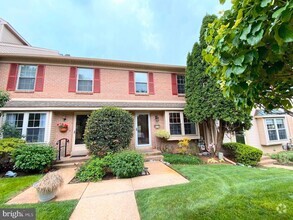 Building Photo - 618 Shropshire Dr