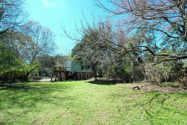 Foto del edificio - 134 Westover Dr