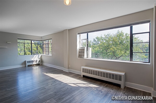 living room - 505 Cherry St SE