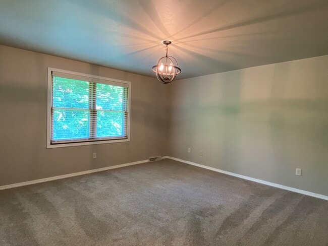 Building Photo - 1124 Nier Ct