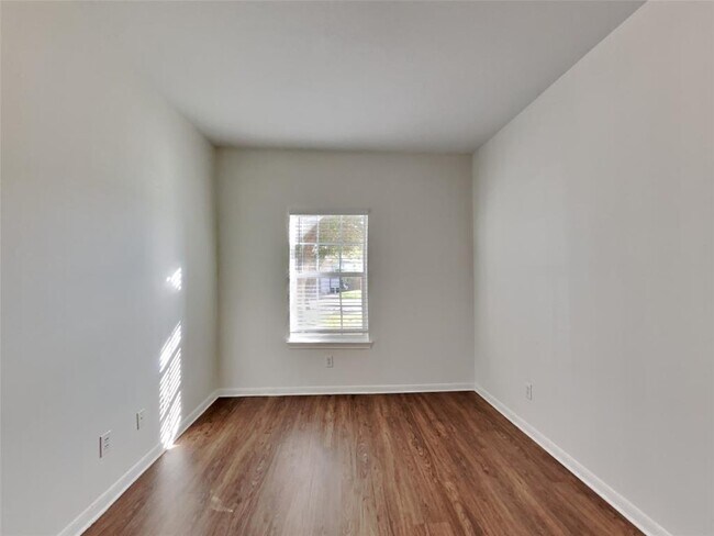 Building Photo - 9245 Clearwood Landing Blvd