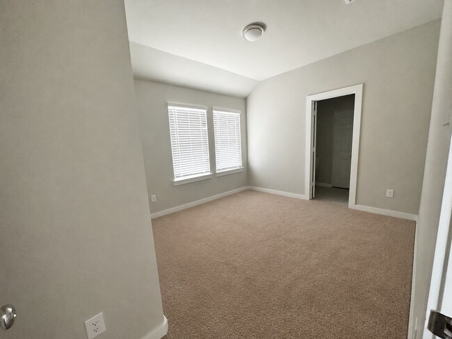 Foto del edificio - 225 Mountain Meadow Ln