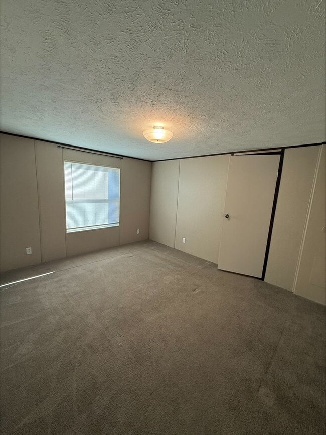 Building Photo - 2876 Democrat Rd