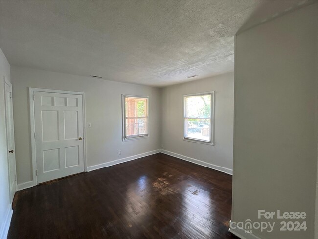 Building Photo - 2729 Bancroft St