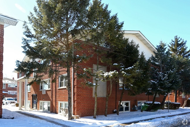 Building Photo - 10145 Hartford Ct