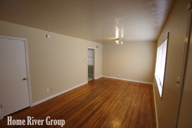 Foto del edificio - Simple and Homey 3 BR House in MEMPHIS!