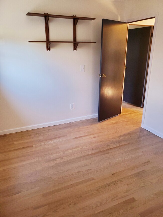Building Photo - 1212 Oriole Ct