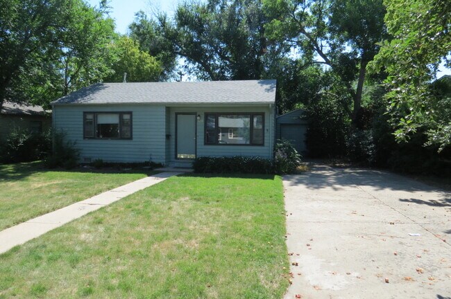 Building Photo - 320 29th St