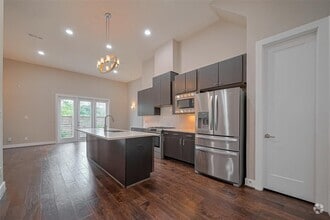 Building Photo - 1305 Laird St