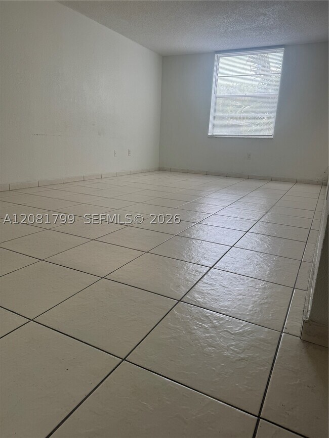 Building Photo - 5755 W 20th Ave