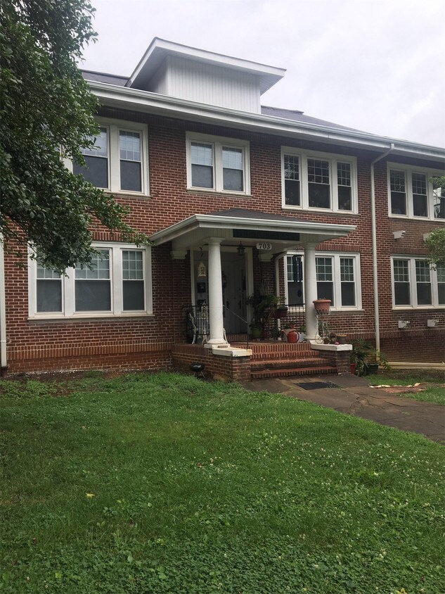 Primary Photo - 703 E Watauga Ave
