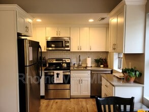 Building Photo - 1720 Queens Ln