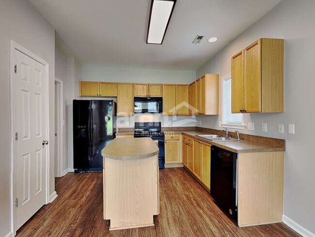 Building Photo - 321 Collinsworth Dr