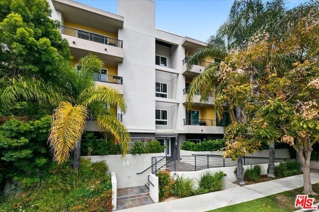 Building Photo - 11115 Acama St