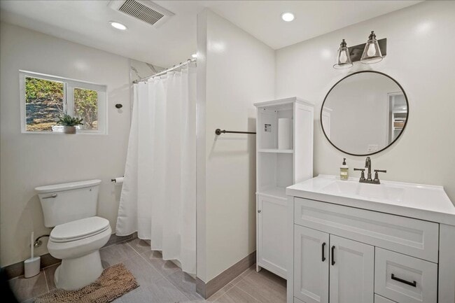 Foto del edificio - 272 W Carmel Valley Rd