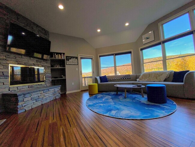 Foto del edificio - 79 Rivers Edge Rd