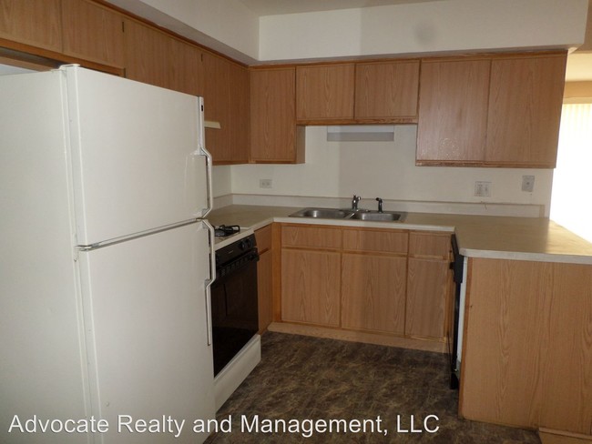Building Photo - 512 Roberts Dr