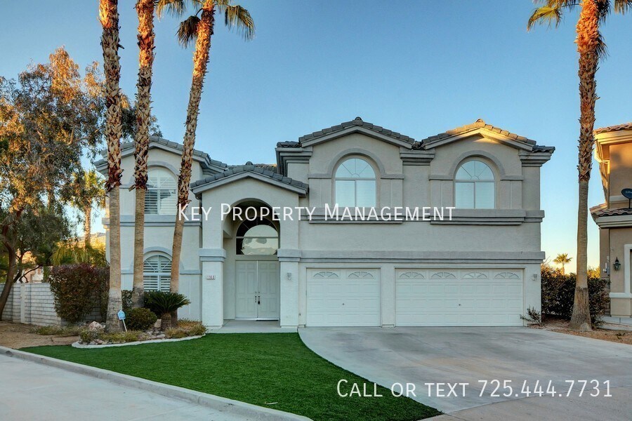 Foto principal - REMODELED GUARD GATED GOLF COURSE HOME W/ ...
