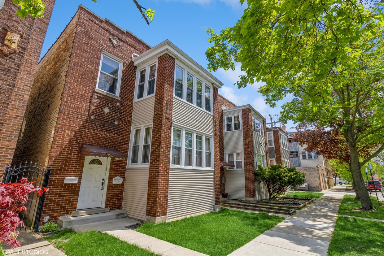 Exterior - 3621 N Whipple St