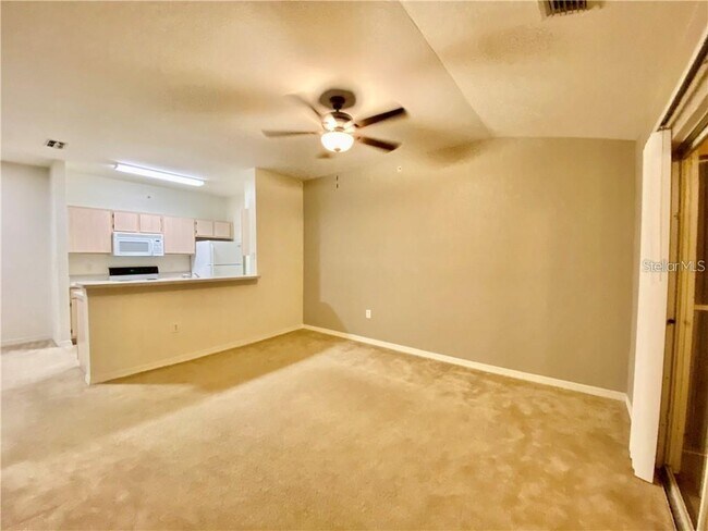 Building Photo - 5475 Vineland Rd