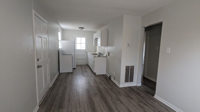 Foto del edificio - 2bed/1bath HOUSE Greensboro, NC!!