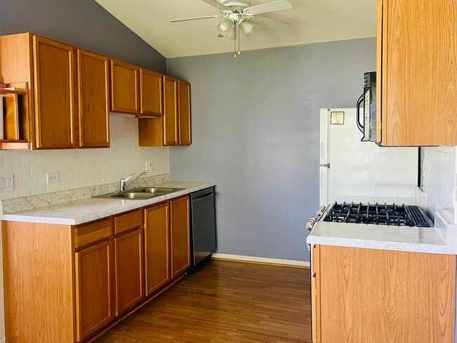 Foto del edificio - 1248 N Red Oak Cir