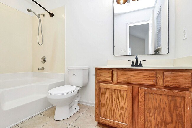 Foto del edificio - Updated 3 bed 2 bath near National Whitewater Center and CLT airport!